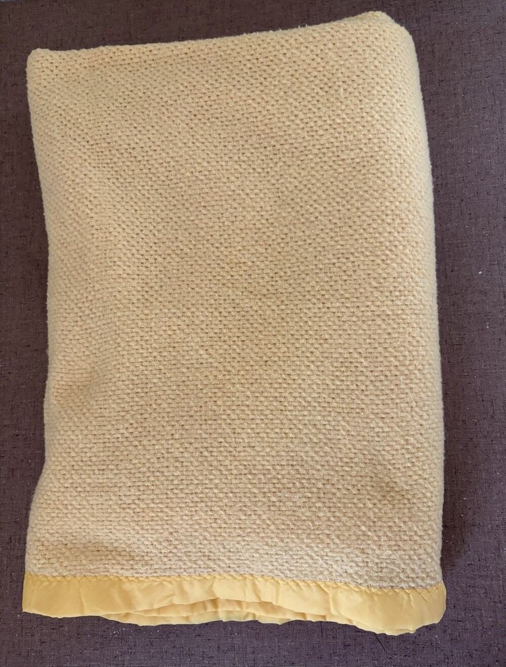 Vintage Waffle Weave Blanket Satin Trim Yellow Thermal Twin 66x87” USA